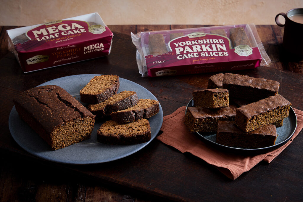 Yorkshire-Baking-Co-Yorkshire-Parkin-Mega-Loaf-Cake-&-Cake-Slices